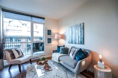 403-2511-quebec-st-vancouver-small-007-8-living-room-666x444-72dpi