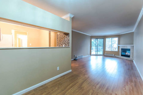 201 1167 Pipeline Rd-small-008-10-DiningLiving Room-666x444-72dpi