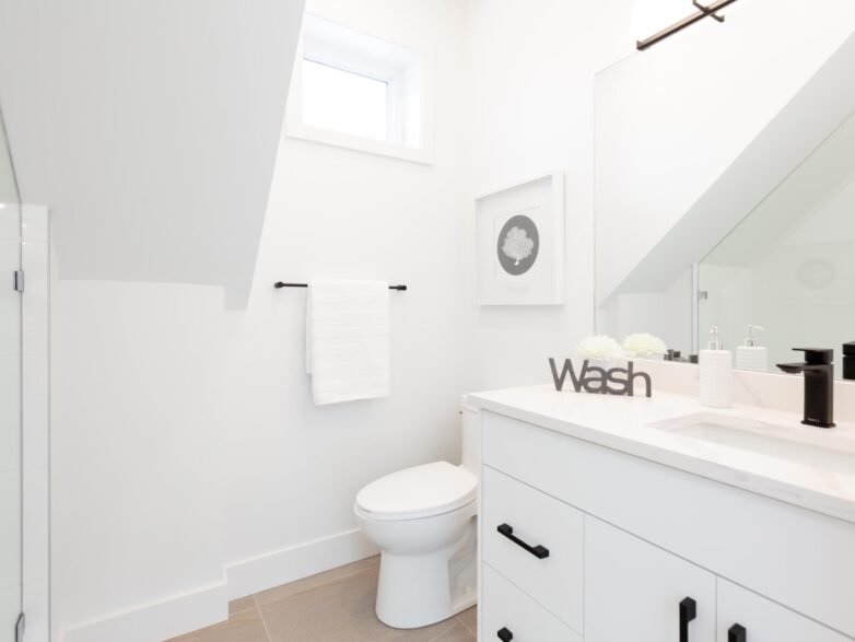 2122 Venables St.-21