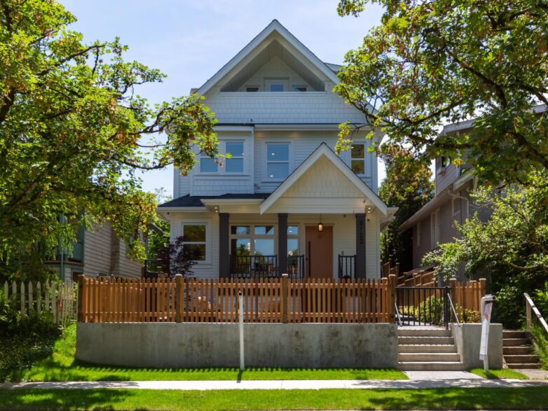 2122 Venables St.-35